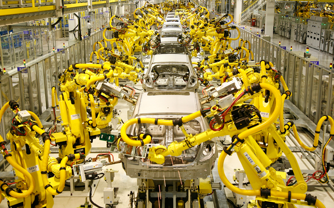 HD현대로보틱스의 산업용 로봇이 자동차 제조 공정에 투입된 모습. HD현대로보틱스 제공