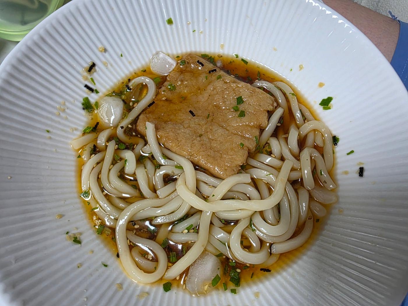 완성된 정호영유부냉우동