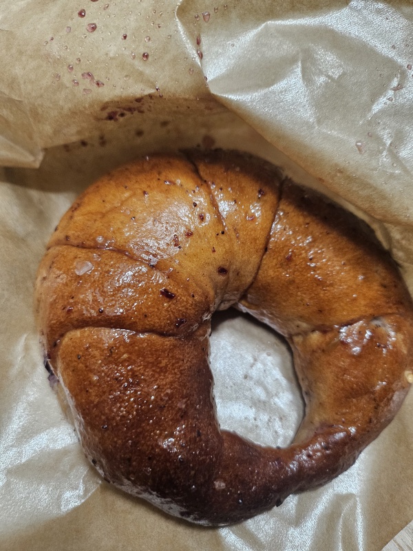 신세계백화점-스위트파크-베통-소금빵-블루베리베이글