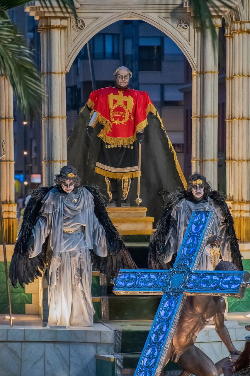 소품 디자인: 무대 위 작은 디테일이 주는 영향