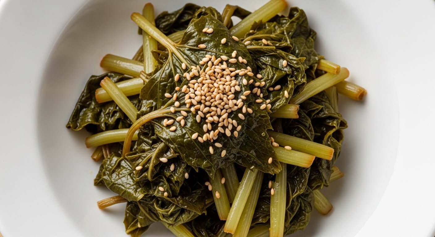 머위나물 무침 또는 장아찌 완성된 반찬 모습