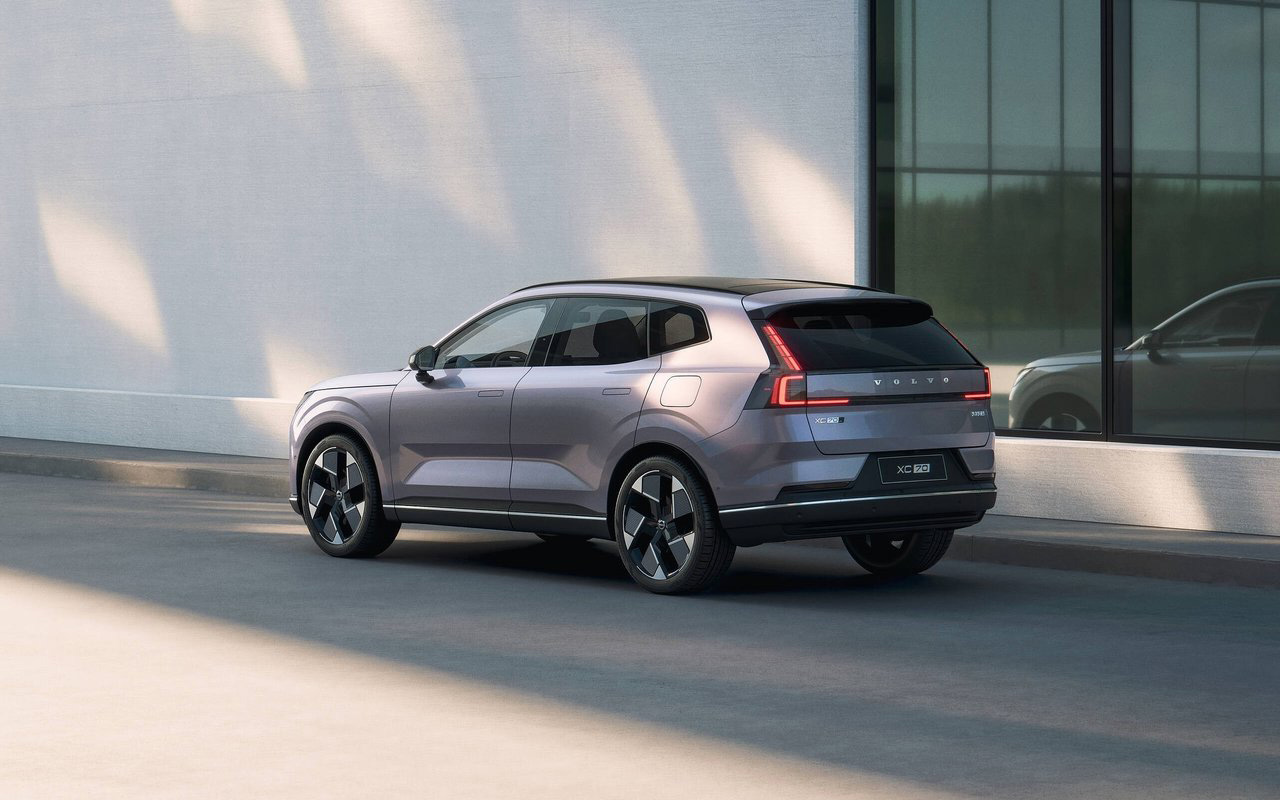 볼보 XC70 후면 사진