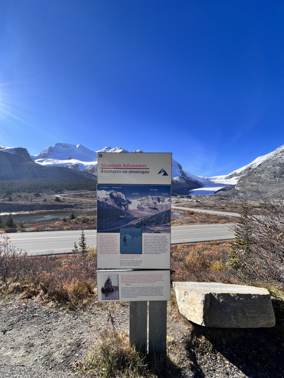 콜럼비아 아이스필드 위치의 마운틴 설명 안내문