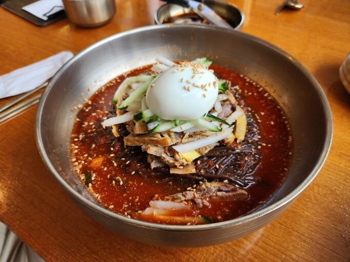 비빔 냉면