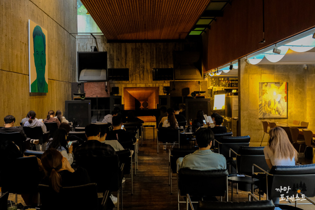 황인용 뮤직 카메라타