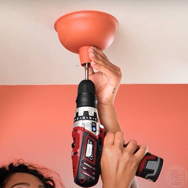 알아두면 편리한 생활의 지혜 드릴 천장 뚫기