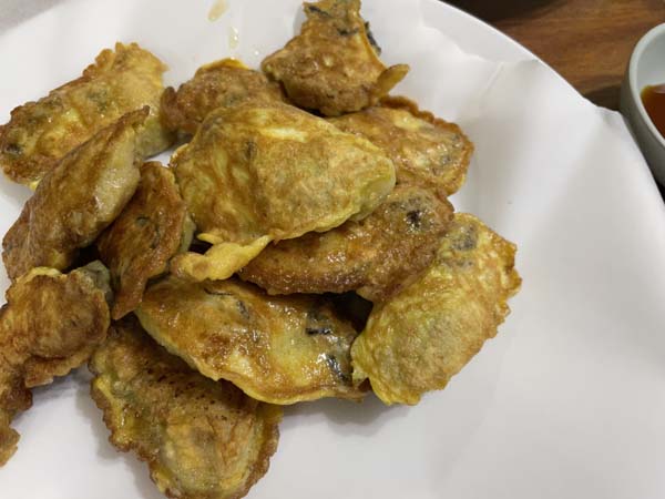 접시위에 굴전이 있다