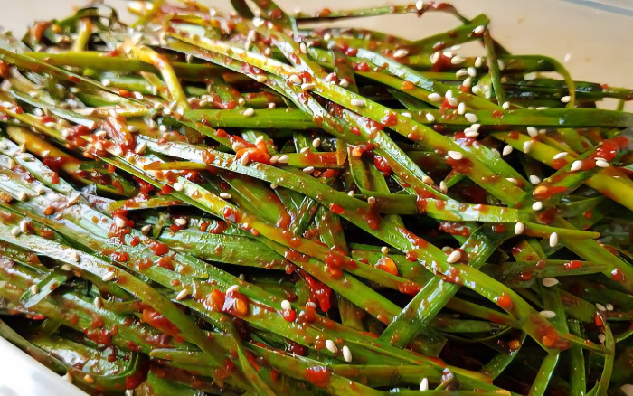 여름철 제철 요리, 부추무침