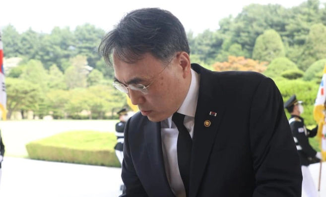 이종욱 전 조달청장 창원 진해구 공천 이유 및 반발