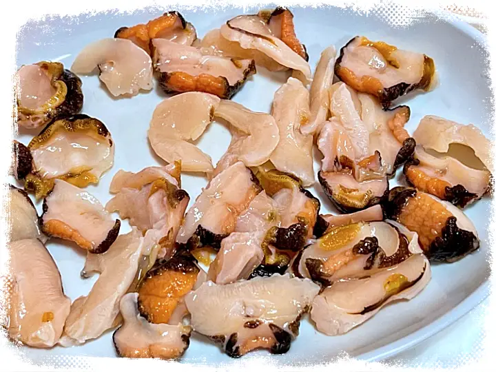 통영 사랑도 낚시꾼의 성지 물회 우럭매운탕 가리비 전복 문어 멍게 간장게장 해산물 백반 맛집 추천