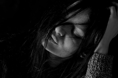 여성 호르몬 치료, 꼭 필요할까? 폐경기 증상 완화를 위한 선택 가이드