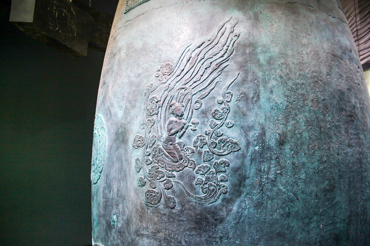 성덕대왕신종의 절정의 미학을 보여주는 비천상 부분