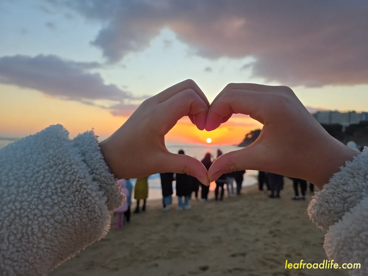 속초-외옹치-해변-일출-하트-사진