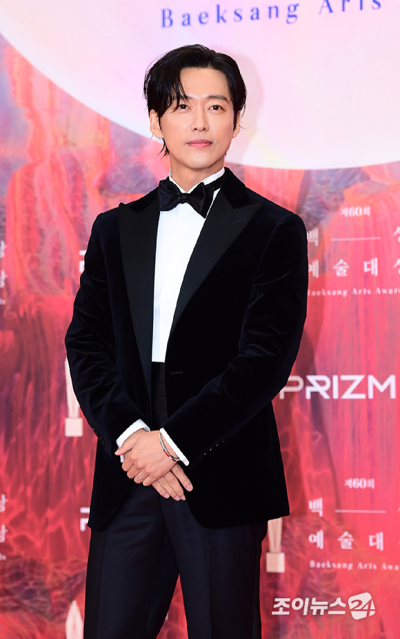 배우 남궁민이 7일 오후 서울 삼성동 코엑스에서 열린 제60회 백상예술대상 시상식에 참석해 레드카펫을 밟고 있다. [사진=정소희 기자]