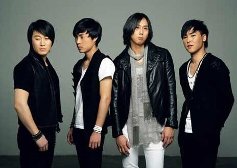 브리즈-뭐라할까-브리즈-멤버들이-나란히-서-있는-사진