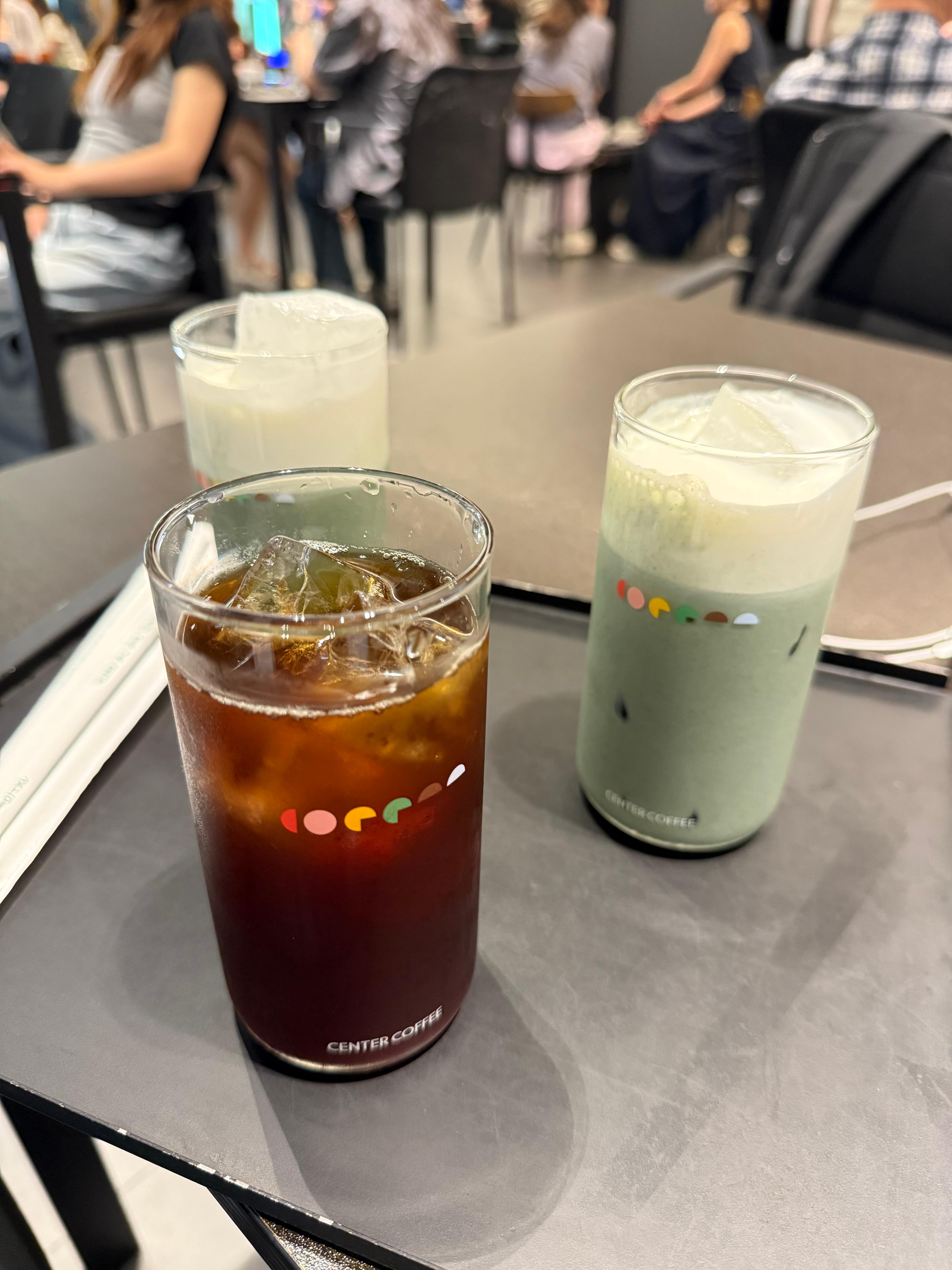 센터커피 게이샤 콜드브루와 쑥라떼
