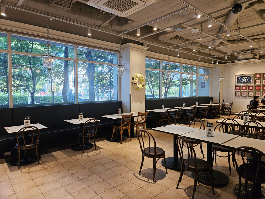 애슐리 퀸즈 서수원점 매장내부