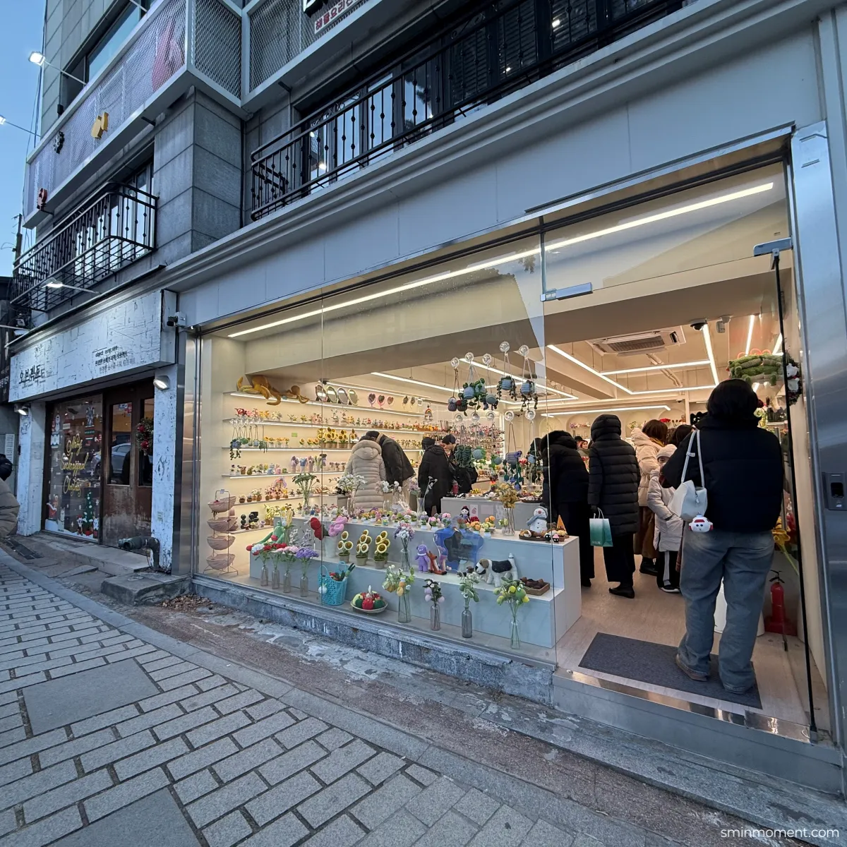 북촌한옥마을-투어-오브젝트-편집숍-옆-니팅소품샵-귀여움-간판없음