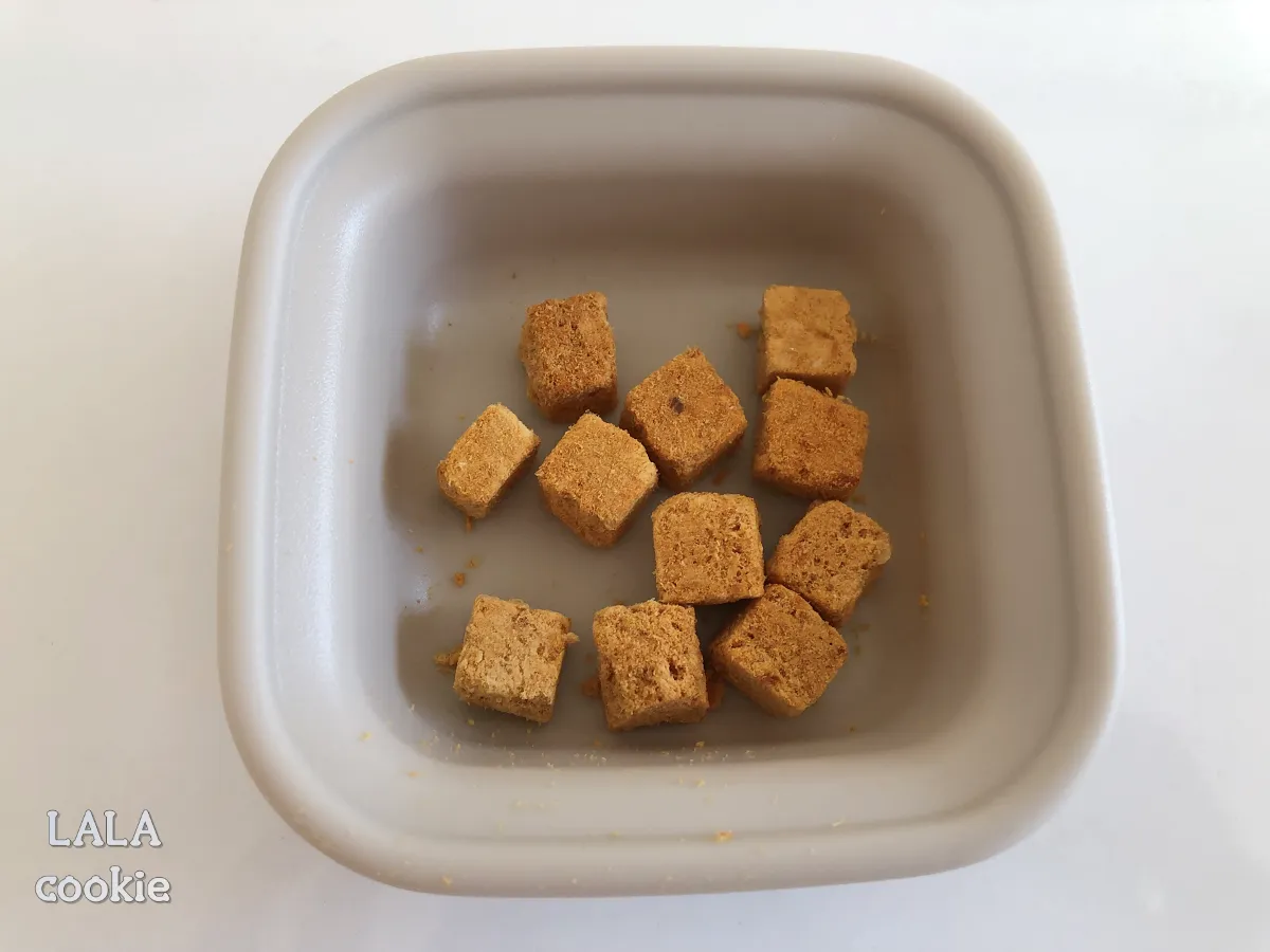 고양이-간식-추천-동결건조-스낵-네모난-모양