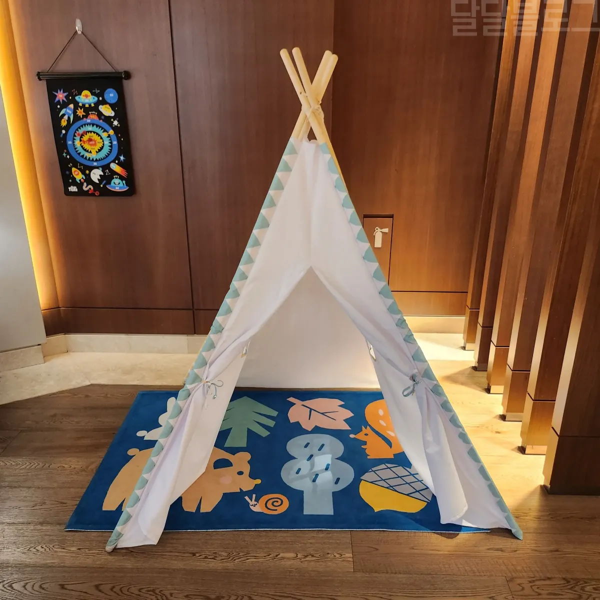 패밀리라운지-내부-텐트