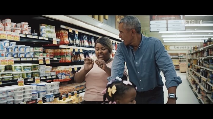 장을-보는-여자와-대화하는-오바마