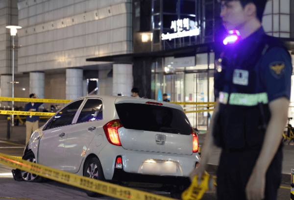 뉴시스 서현역 칼부림 관련 사진 이미지입니다. 