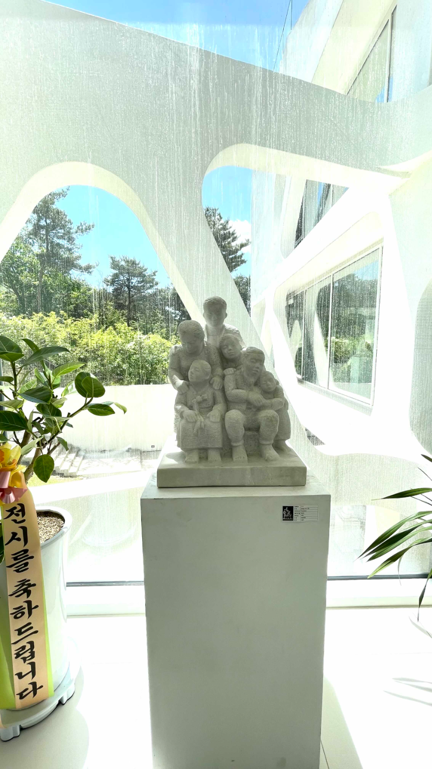 양평 갤러리 카페 카포레 가족 조각품