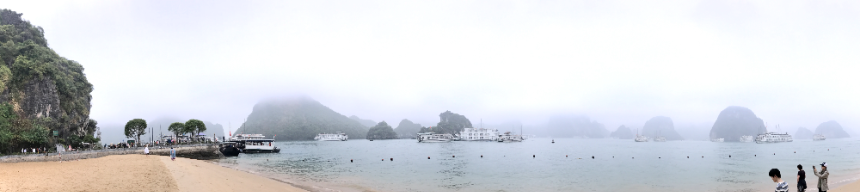 티톱섬(Titov Island)의 해변가