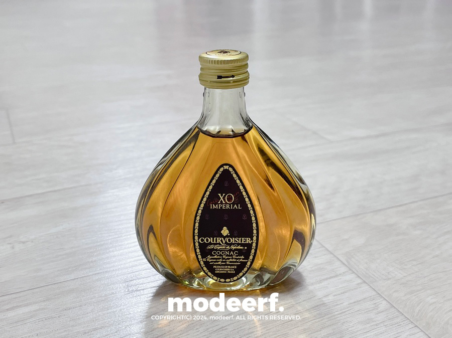 COURVOISIER MINIATURE