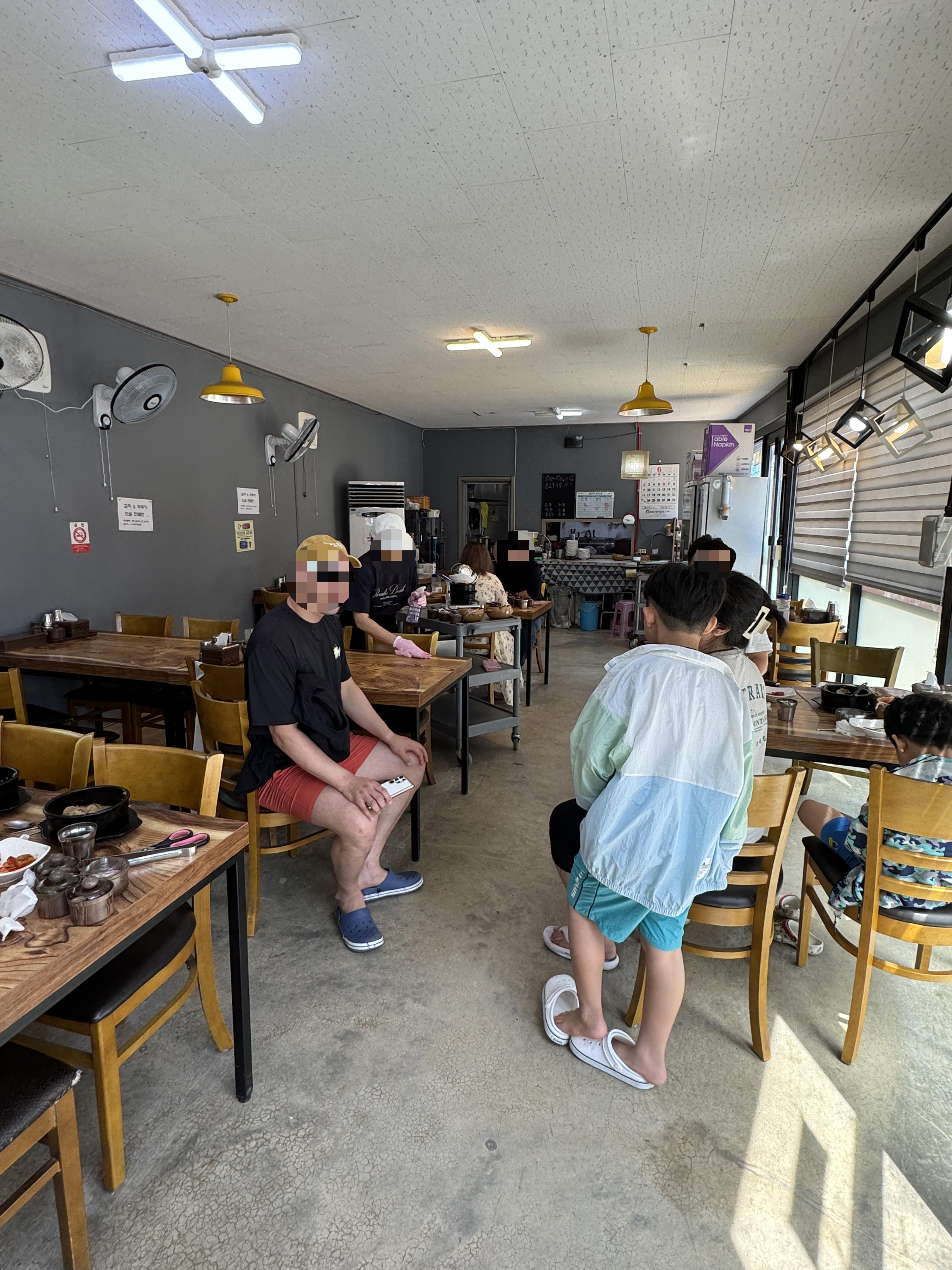 속초-예원수육국밥-매장내부