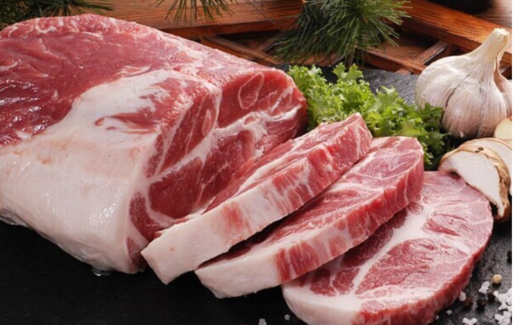 썰은 돼지고기 사진