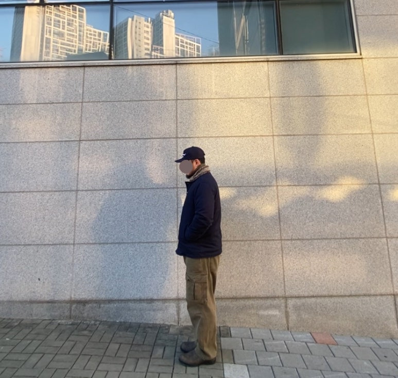 데일리룩('26.1.13.)에페 EEFE 빈티지 할리우드 스타 볼캡, 밴웍스 폴라티셔츠, 프리즘웍스 덱자켓 EDGAR N-1, 프리즘웍스 카고팬츠, 블런드스톤 585 러스틱브라운