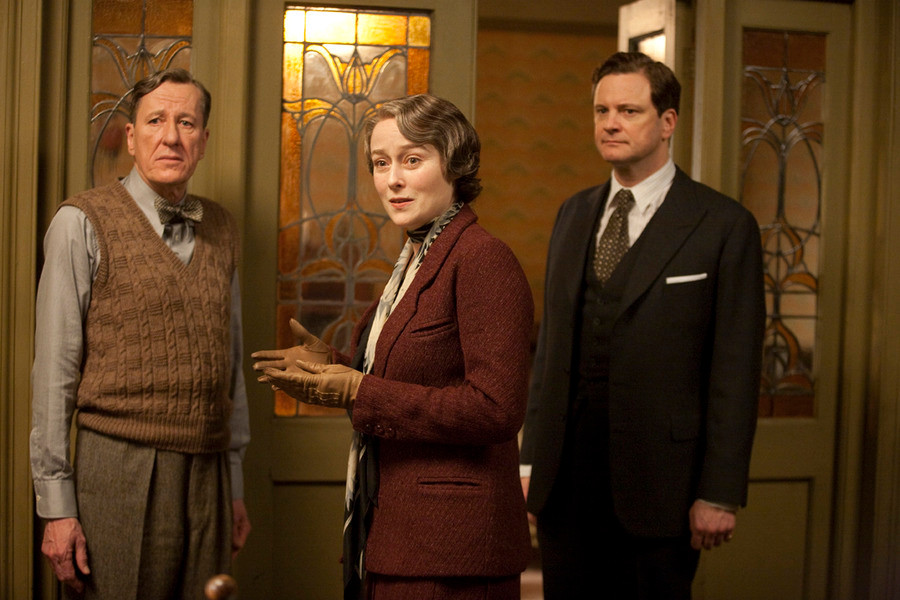 킹스-스피치-스틸컷-세-사람