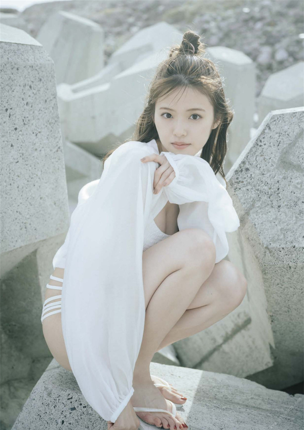 새하얀 수영복의 스즈키 유카(Yuka Suzuki)