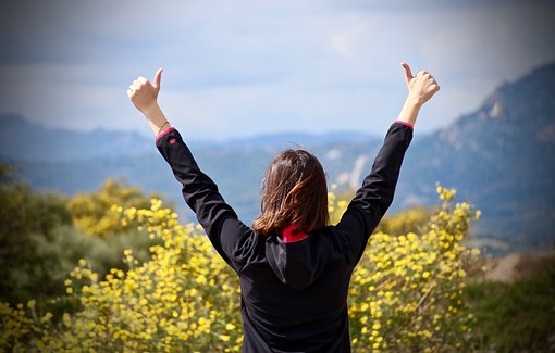 현재에 충실하며 살아야 한다.