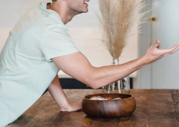 핀잔을 들었다는 이유로 즉석 모임에서 만난 피해자를 무차별적으로 폭행해 의식불명 상태에 이르게 한 20대가 징역 20년을 선고받았다. 본 기사와 무관한 이미지. [사진=pexels]