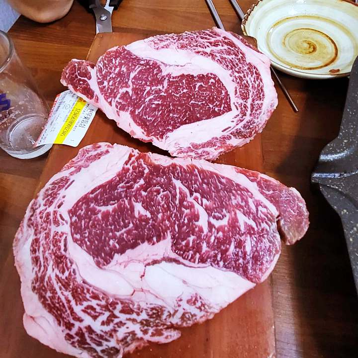 토요일은 밥이좋아 예산 예당호 출렁다리 광시한우 맛집 정육 식당 한우 암소 숯불 직화 구이 예산10미 현지인 추천 토밥 좋아 방송정보