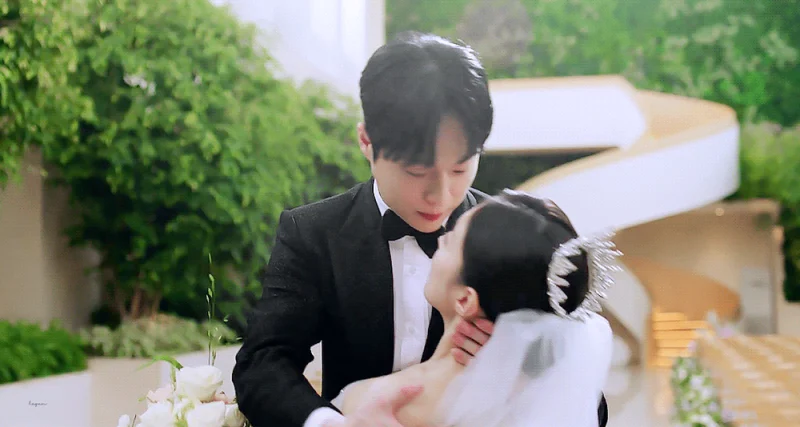 계약 결혼을 하고 있는 드라마 열녀박씨 계약결혼뎐의 강태하와 박연우