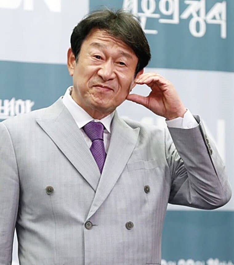 배우-김응수