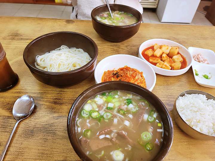 토요일은 밥이좋아 예산 백종원 예산시장 부근 소머리 국수 맛집 소머리국밥 장터 국밥 수육 예산10미 현지인 추천 토밥 좋아 방송정보
