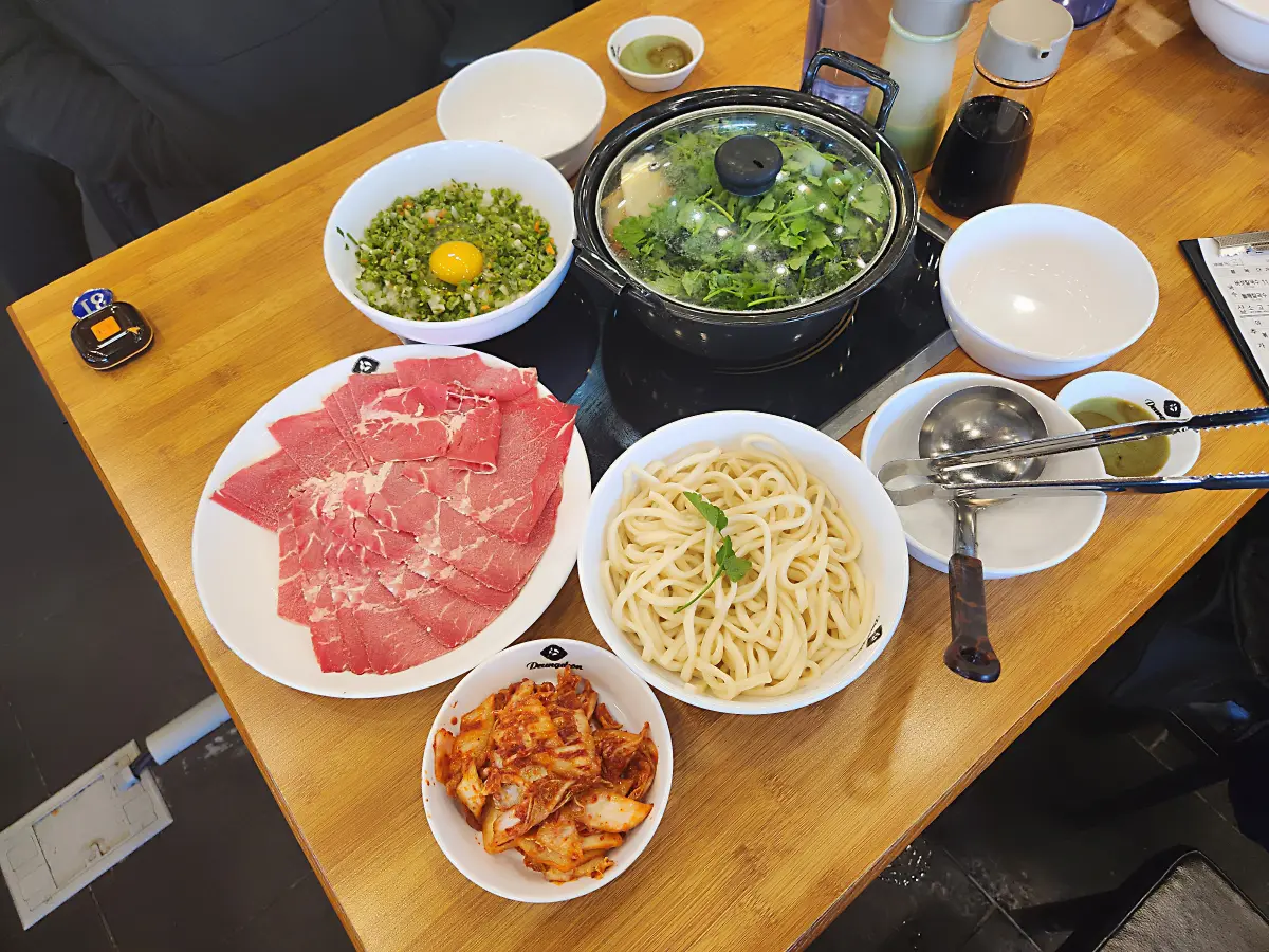 동촌샤브칼국수-일산-본점-주문한-메뉴-샤브샤브-소고기-칼국수-볶음밥