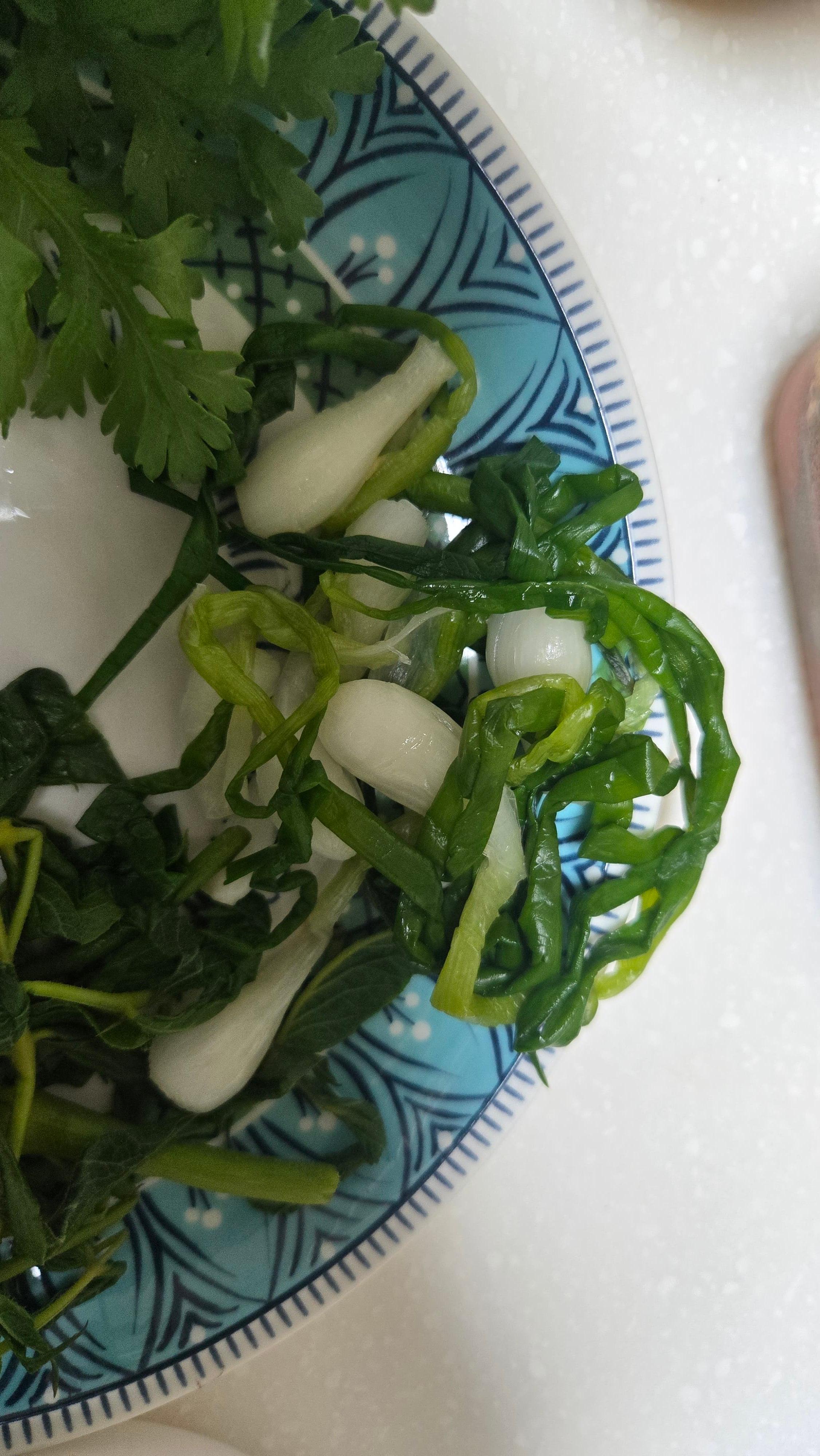 데치니까 단맛이 살아났슴