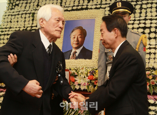 최형우 전 장관과 정치권 추모 관련 자료 3