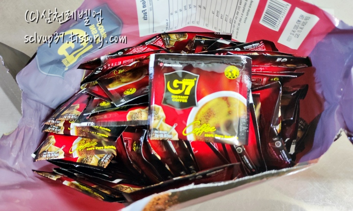 베트남 g7 커피 블랙 포장 뜯은 모습