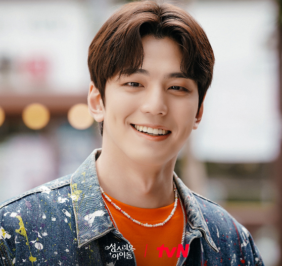 성스러운 아이돌