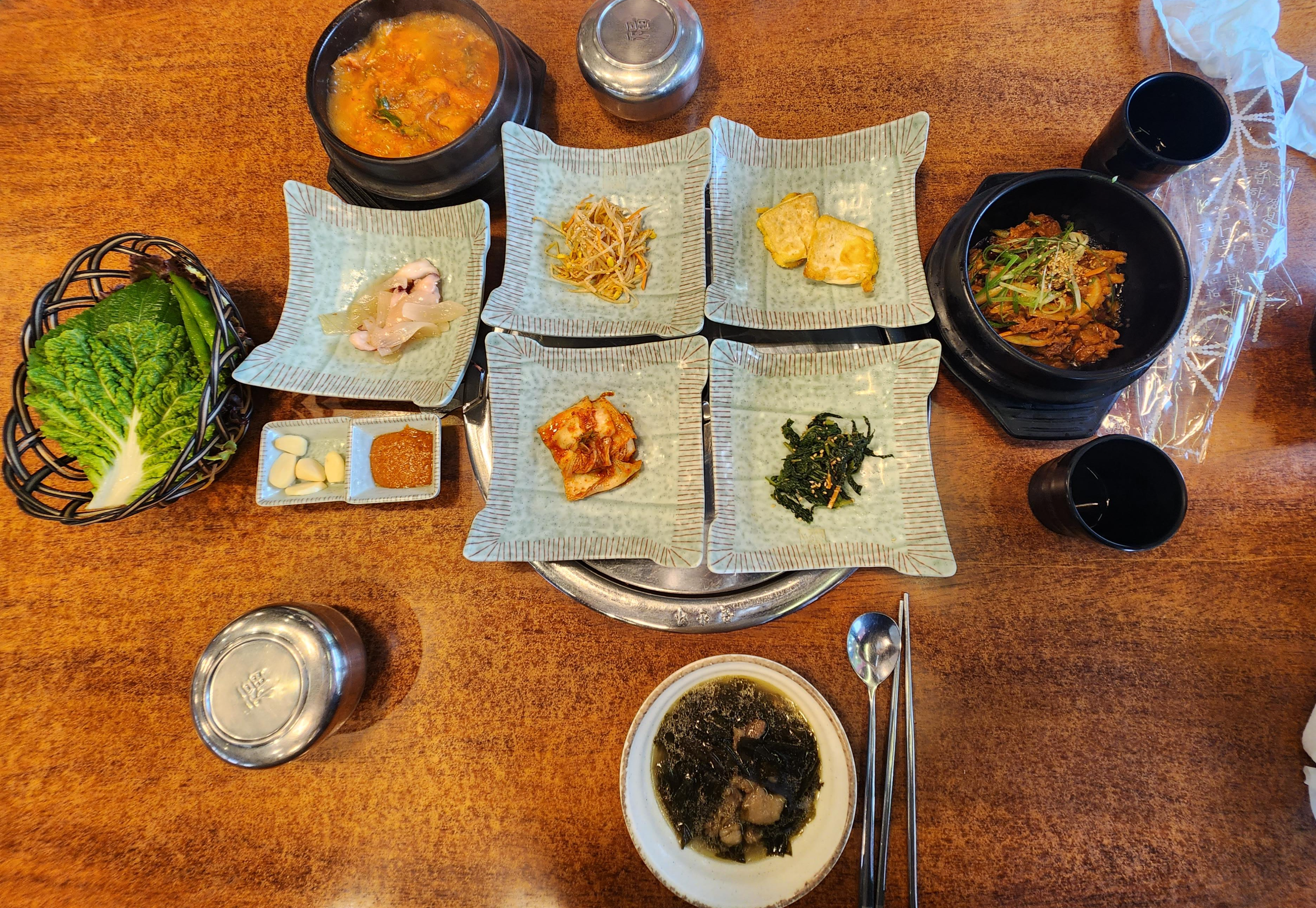 두루치기쌈밤정식 김치찌개 정식