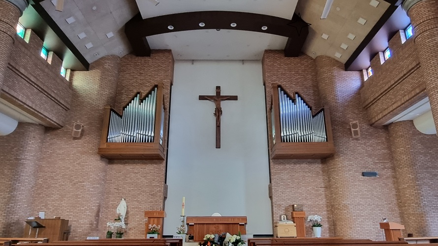 천안 성정동성당 성전 내부 사진