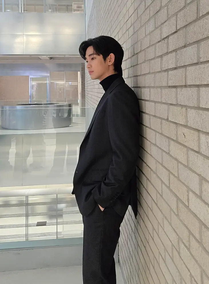 김수현