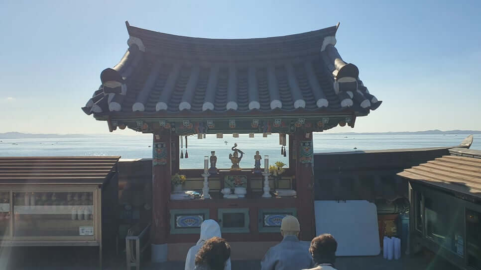 서산 간월암 : 바다 위에 떠 있는 듯한 신비의 암자, 밀물과 썰물이 빚어낸 천년 기도처