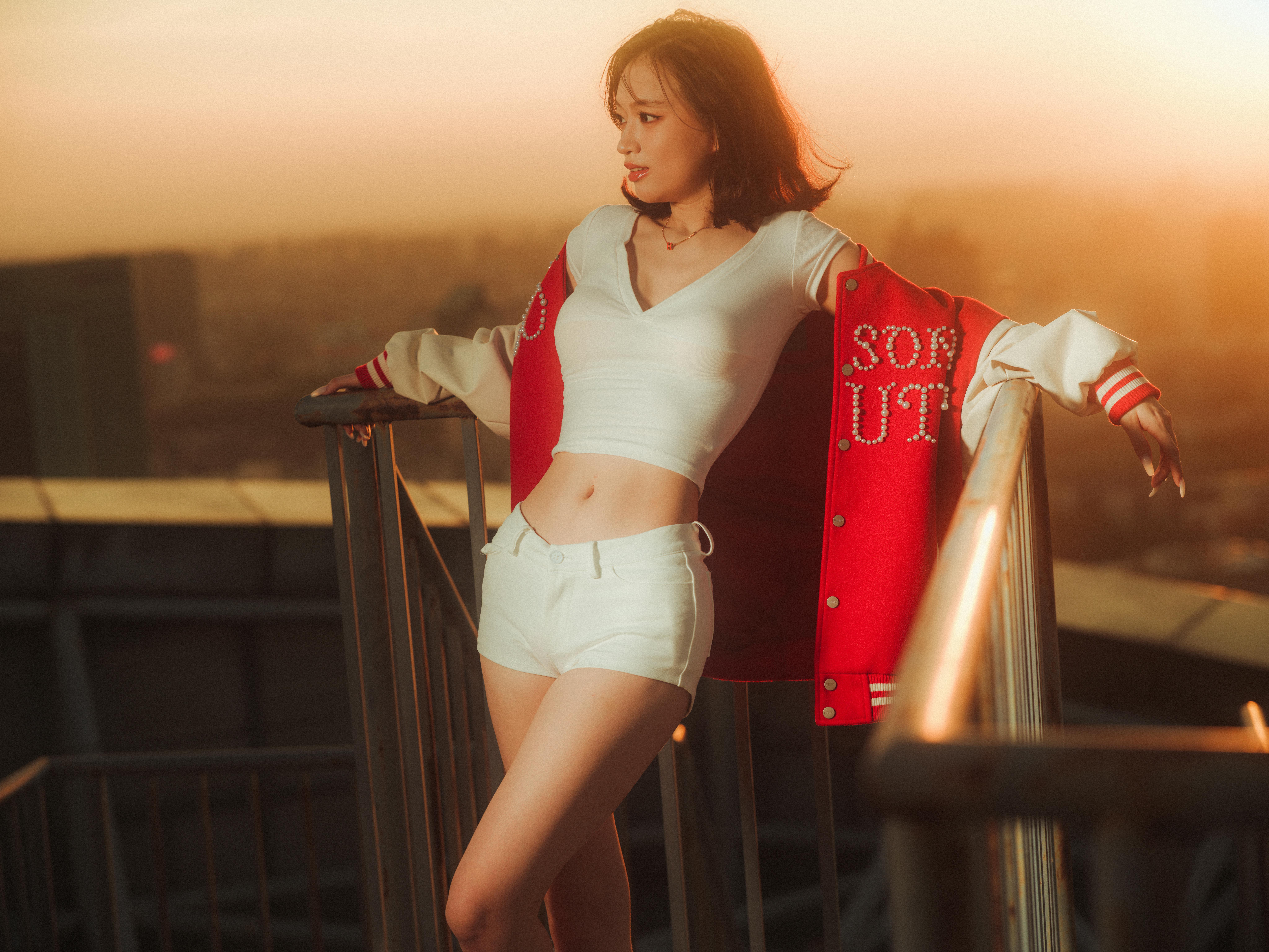 여자 귀신에게 쫓기는을 상징하는 이미지